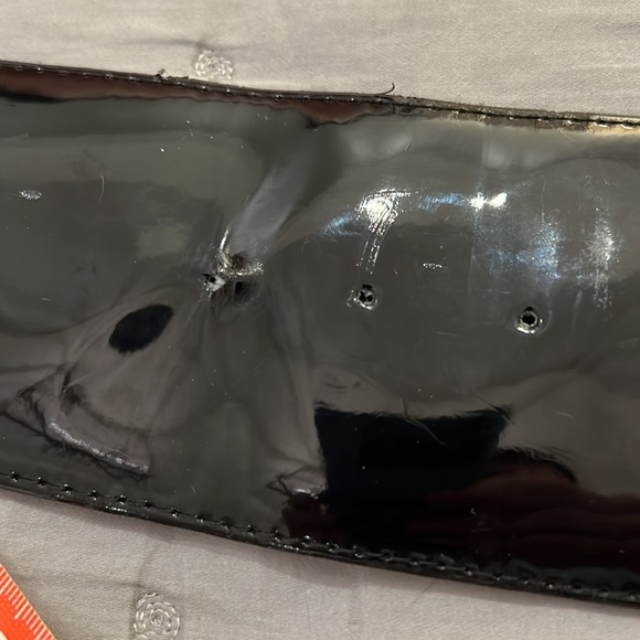 Vintage wide black patent belt. Gives you a tiny waist. Perfect for dresses. - Picture 9 of 11